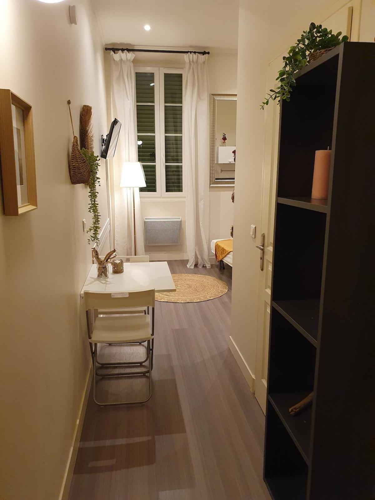 Appartement Au Coeur Du Vieux *